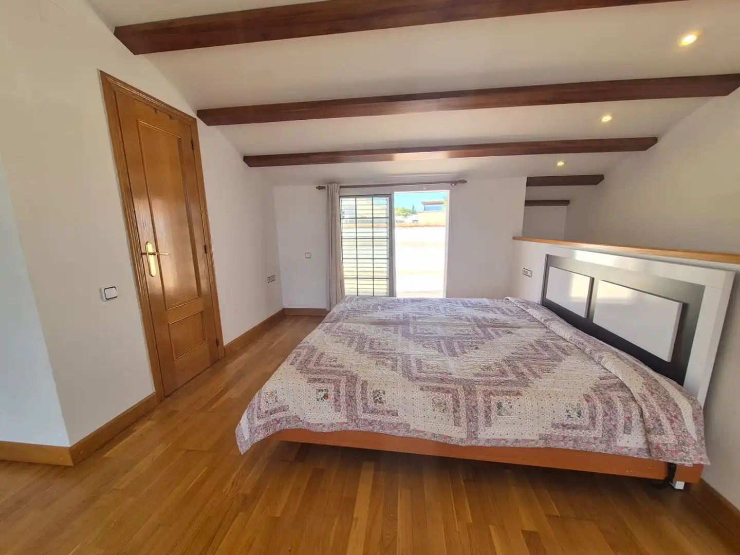 Habitación de Casa adosada de alquiler en Manises con Aire acondicionado, Terraza y Amueblado