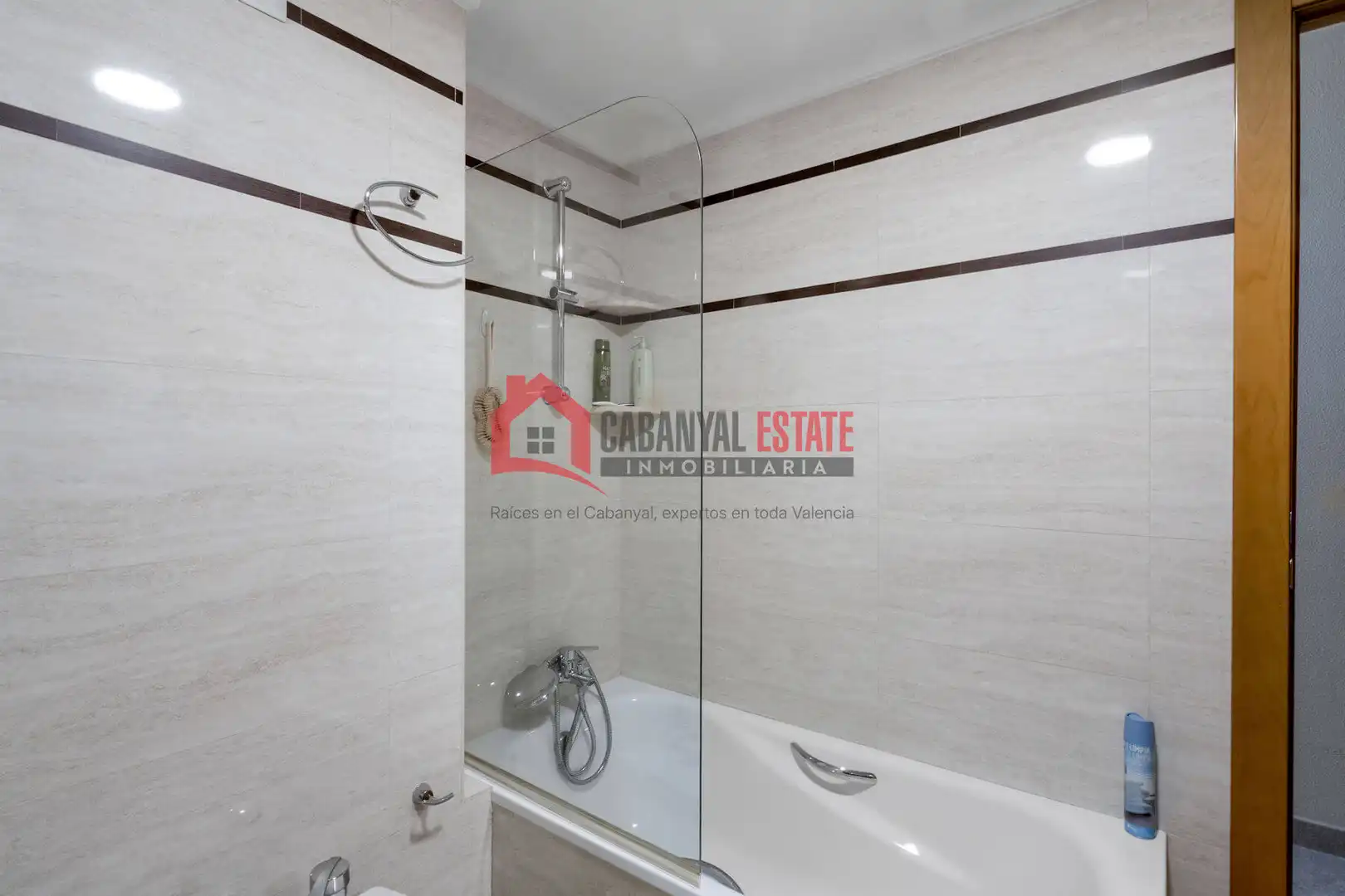Bany de Apartament en venda en Valencia amb Aire condicionat i Balcó