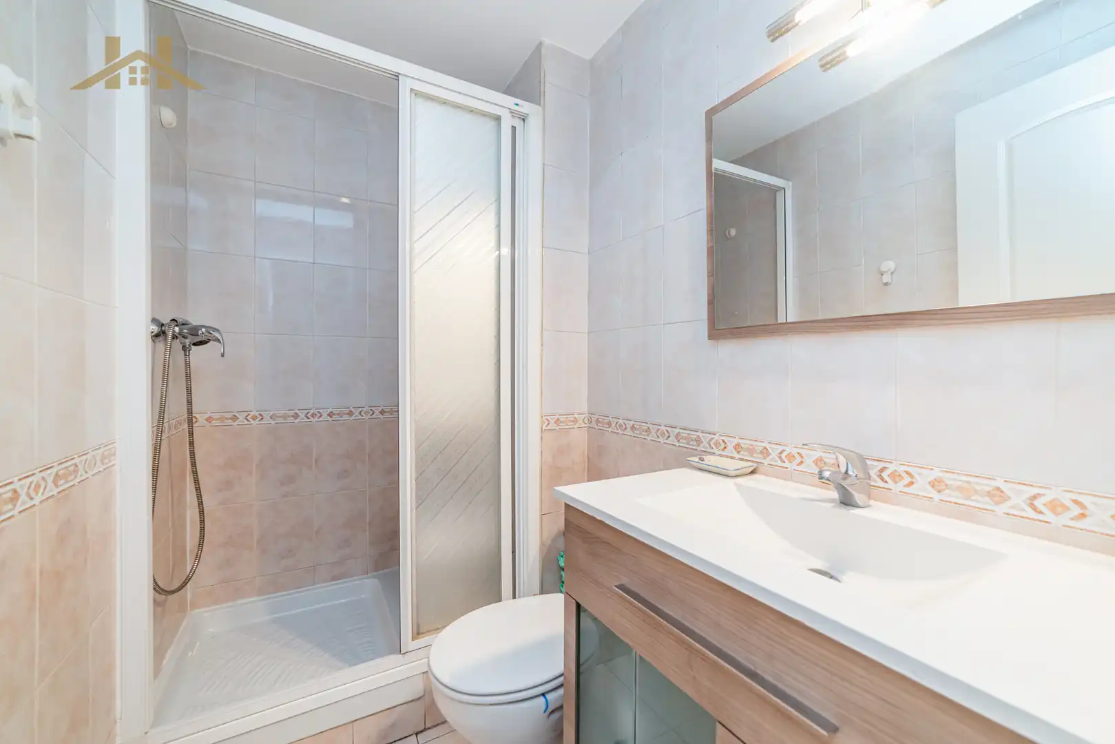 Bathroom of Flat for sale in Leganés  with Air Conditioner and Heating