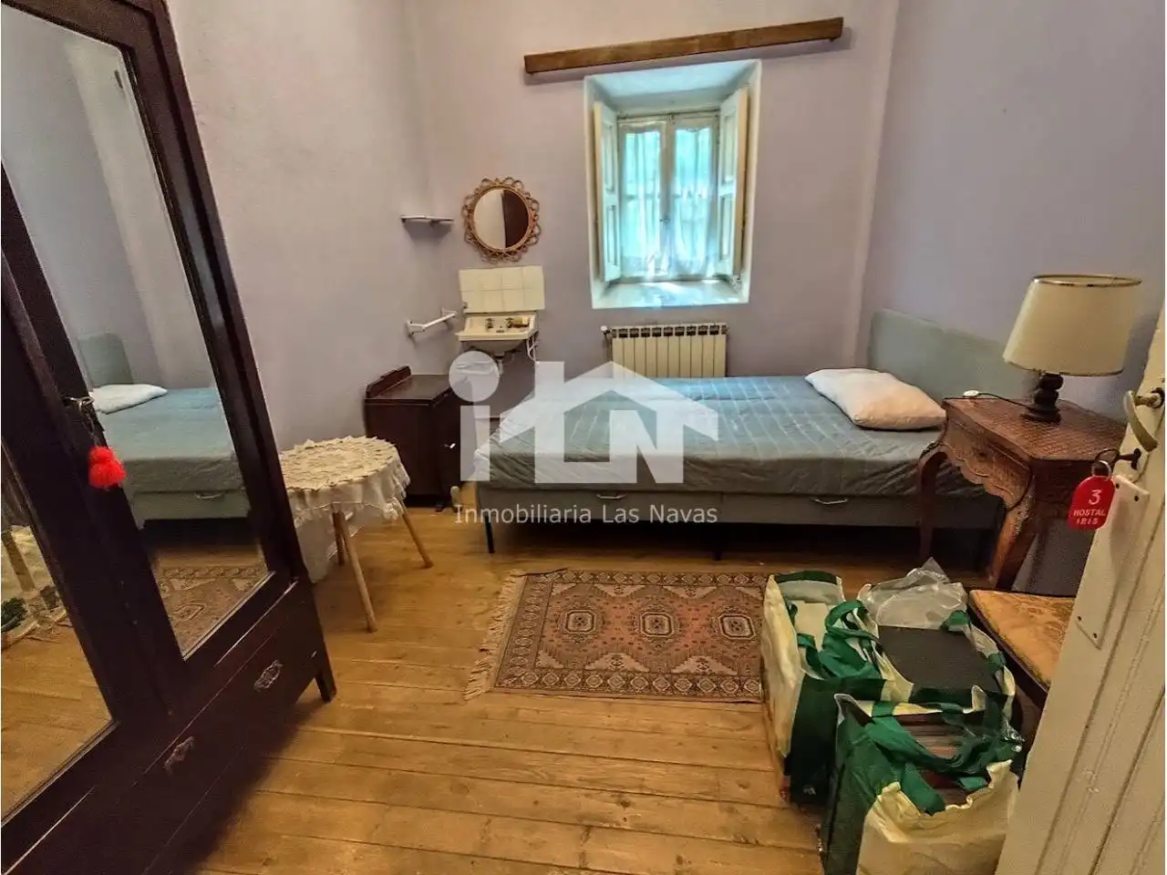 Habitación de Piso en venta en Las Navas del Marqués  con Calefacción, Terraza y Trastero