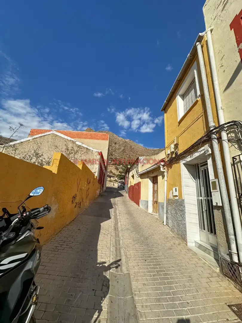 Vista exterior de Casa o xalet en venda en Orihuela amb Terrassa, Traster i Moblat