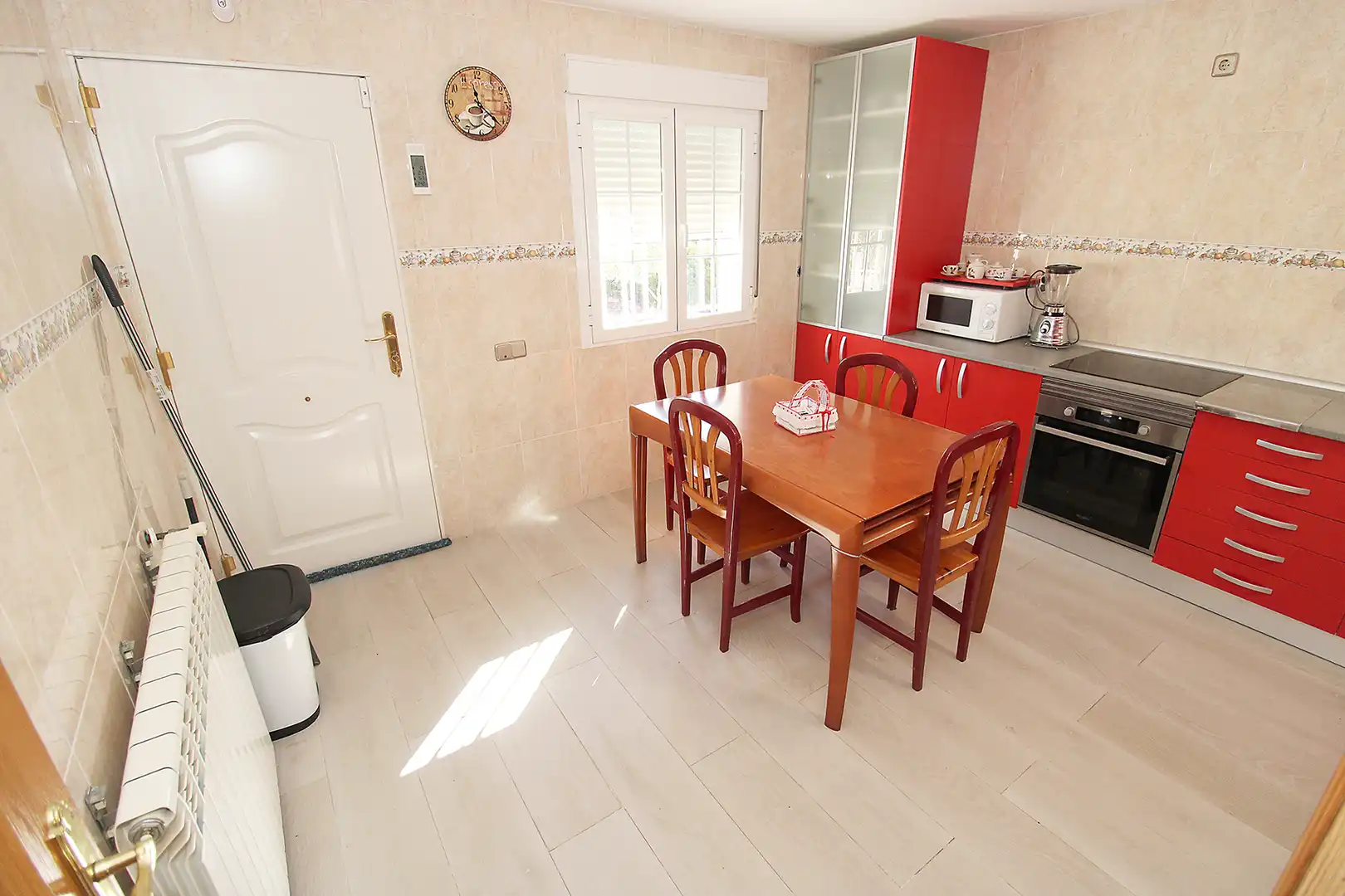 Cocina de Casa o chalet en venta en Torremocha de Jarama con Aire acondicionado, Calefacción y Jardín privado