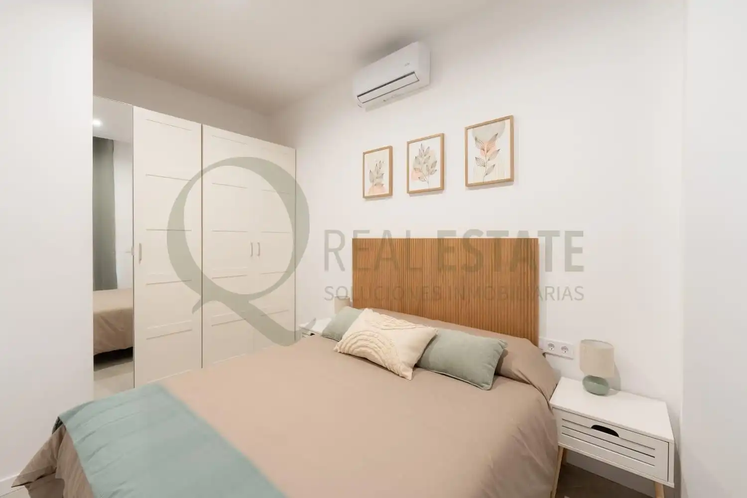 Habitación de Planta baja en venta en Alicante / Alacant con Aire acondicionado, Calefacción y Amueblado