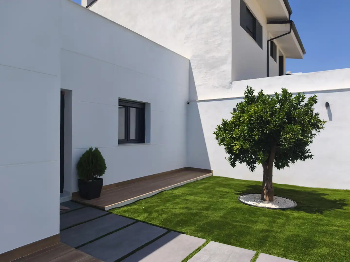 Terrassa de Casa adosada en venda en La Guardia de Jaén amb Aire condicionat, Calefacció i Jardí privat