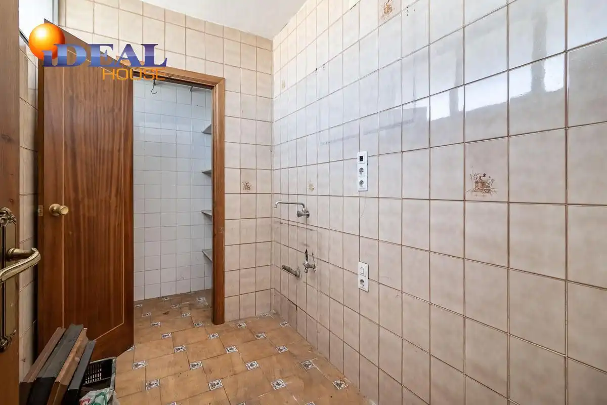 Casa rústica amb piscina en venda a Santa Fe, imagen 28