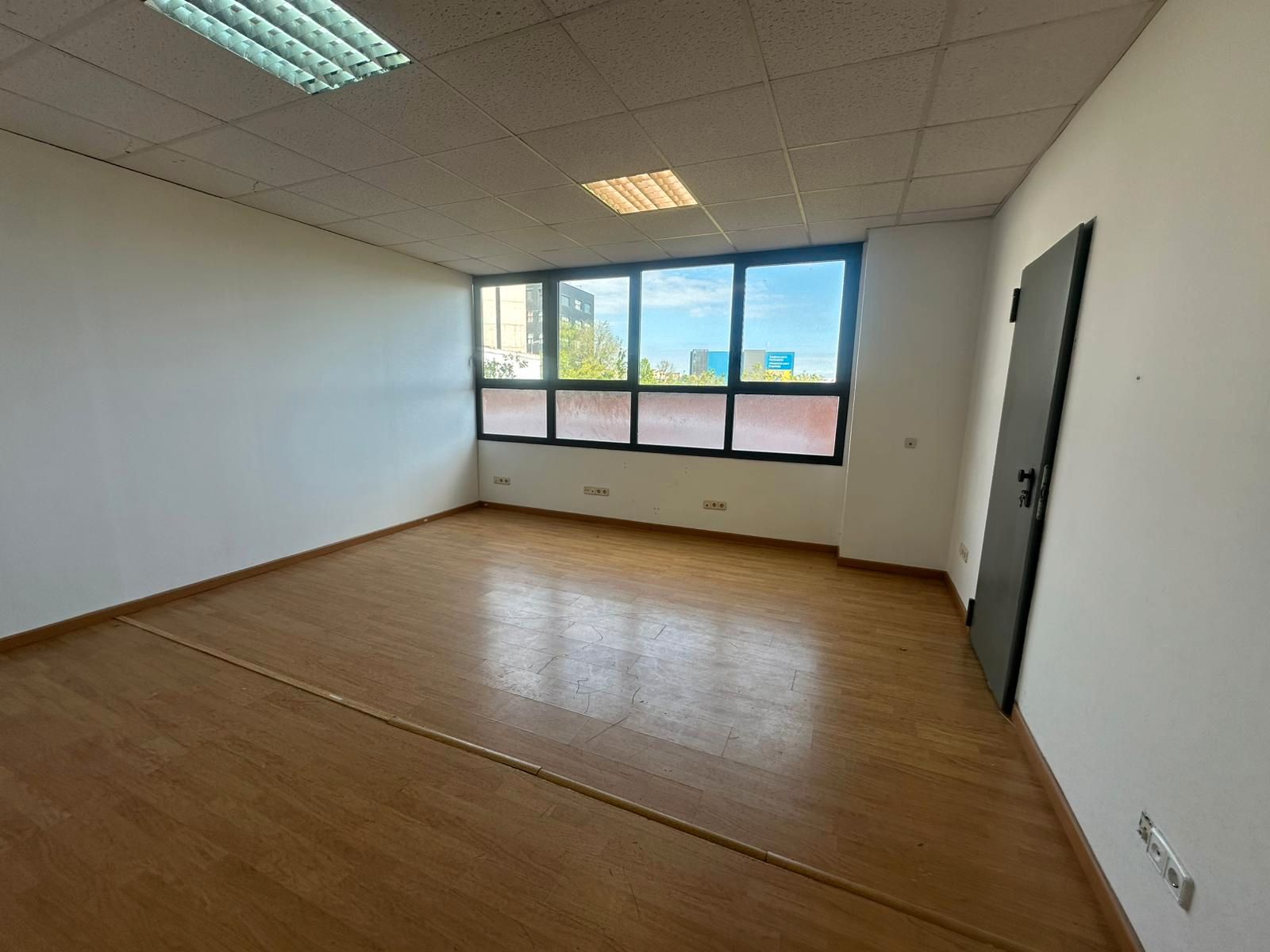 Premises for sale in PAU de Carabanchel