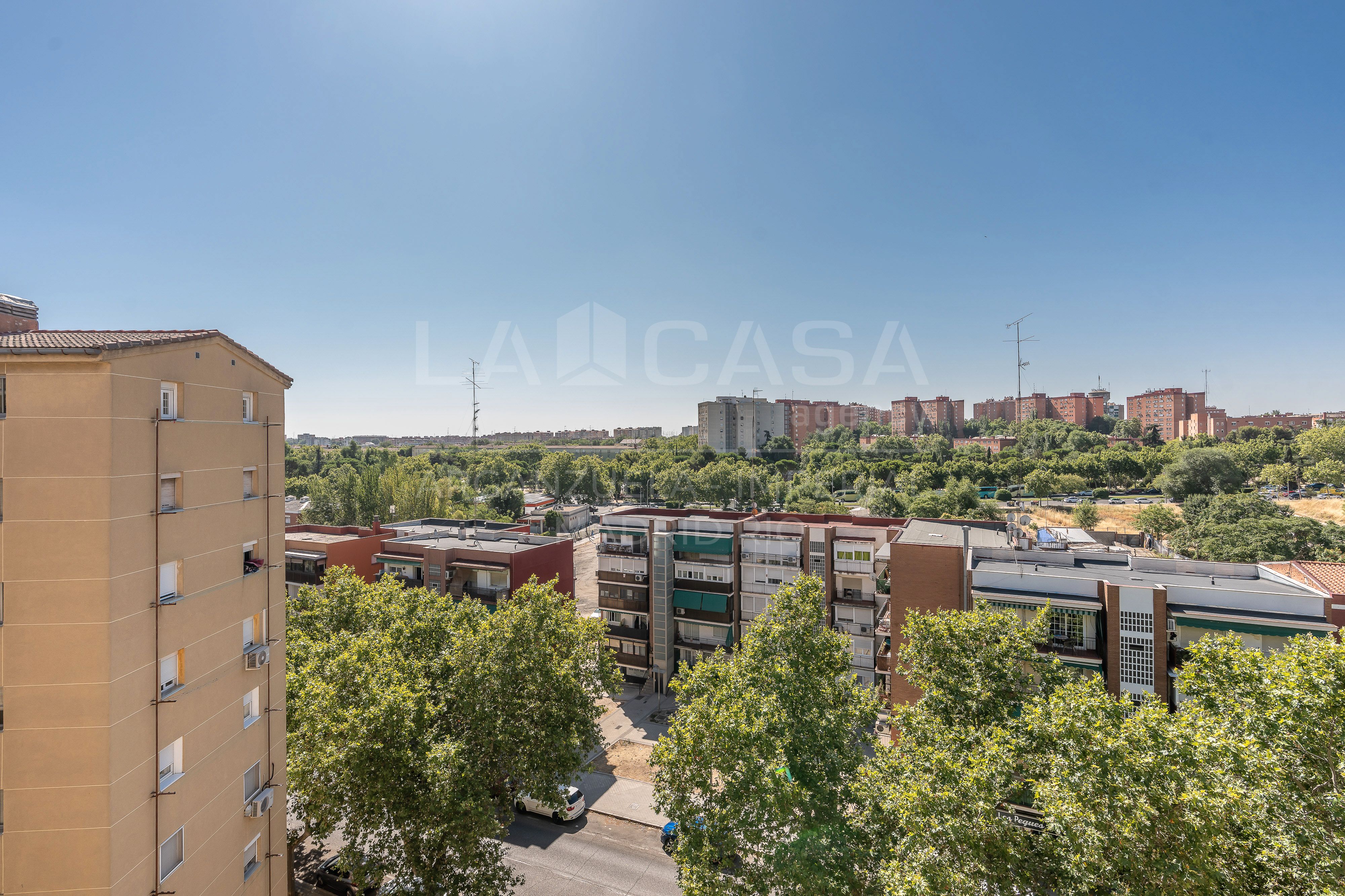 Vista exterior de Pis de lloguer en  Madrid Capital amb Calefacció