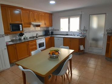 Casa con balcón en venta en Yecla