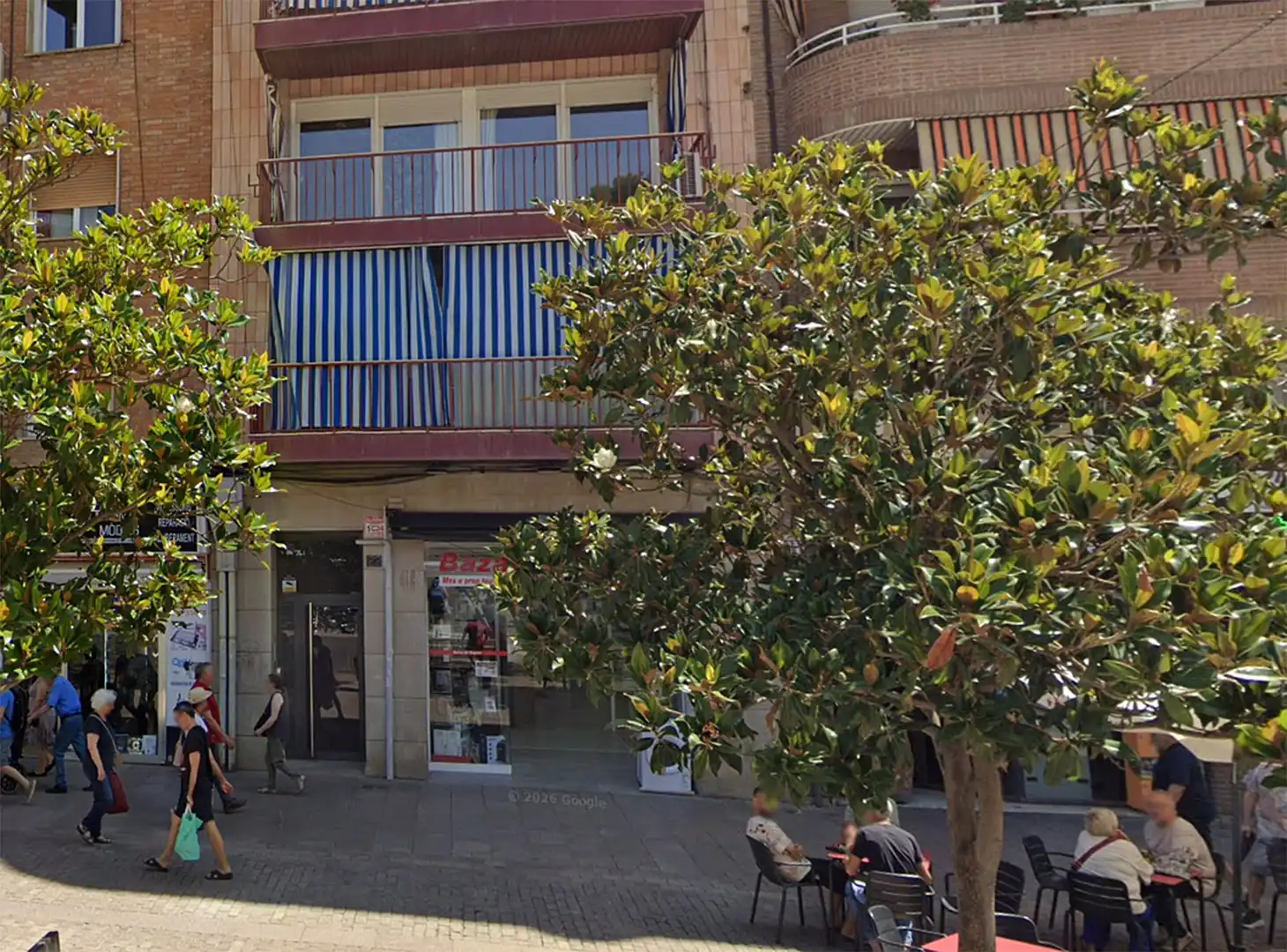Außenansicht von Geschaftsraum zur Miete in Lleida mit Klimaanlage und Heizung