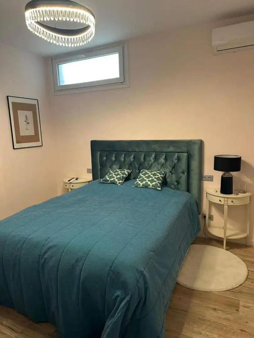 Dormitori de Casa o xalet de lloguer en Estepona amb Aire condicionat, Jardí privat i Terrassa