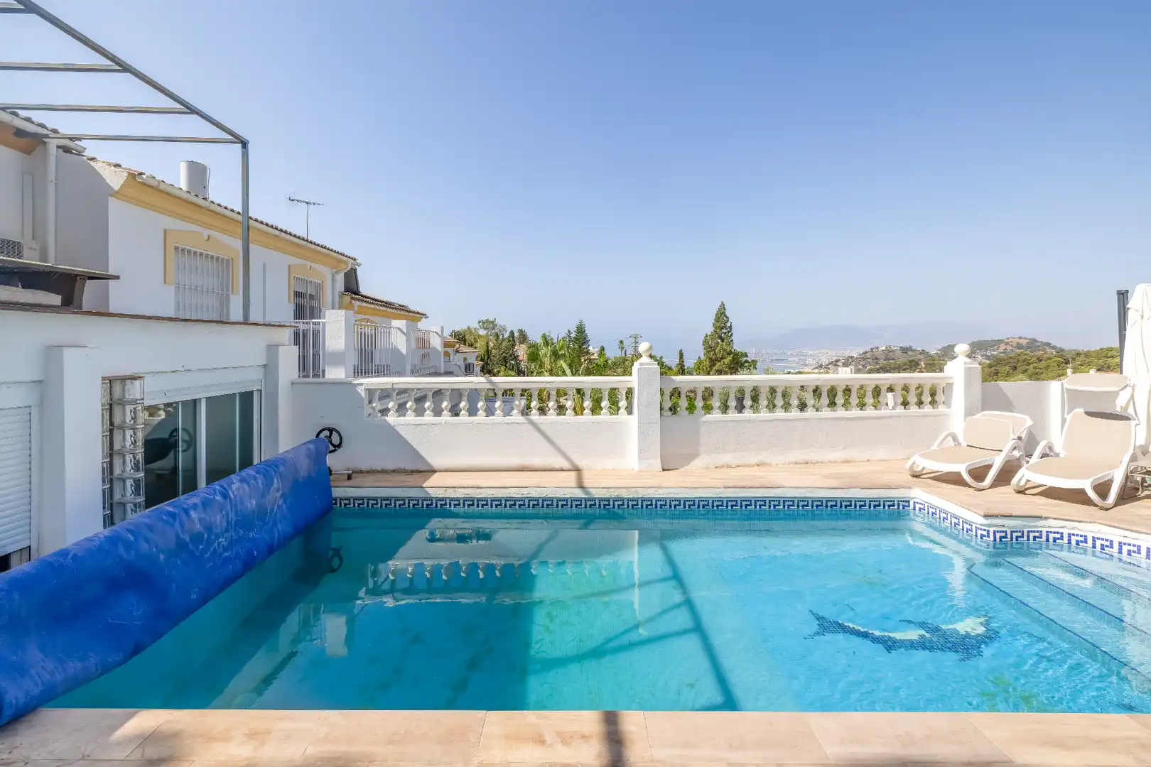 Piscina de Casa adosada en venta en Málaga con Aire acondicionado, Calefacción y Jardín privado