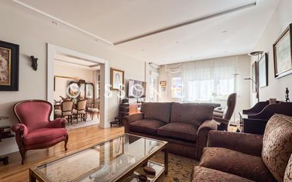 Living room of Flat for sale in  Madrid Capital  with Air Conditioner, Heating and Terrace