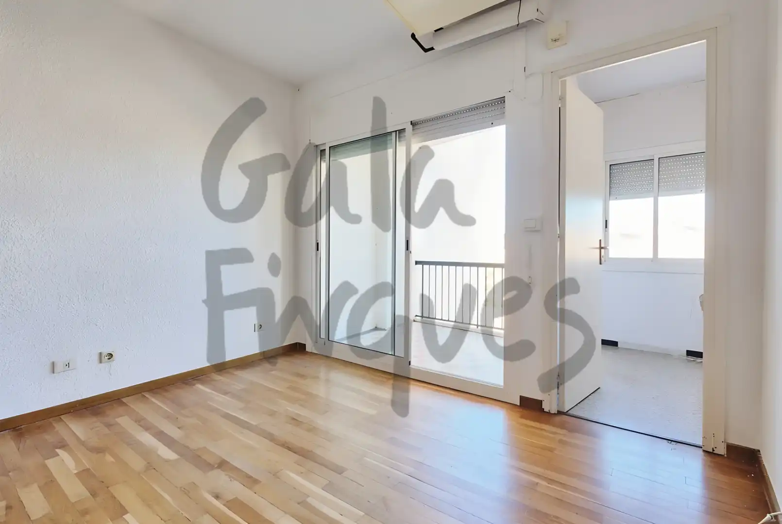 Bedroom of Flat for sale in Barcelona  with Air Conditioner and Balcony
