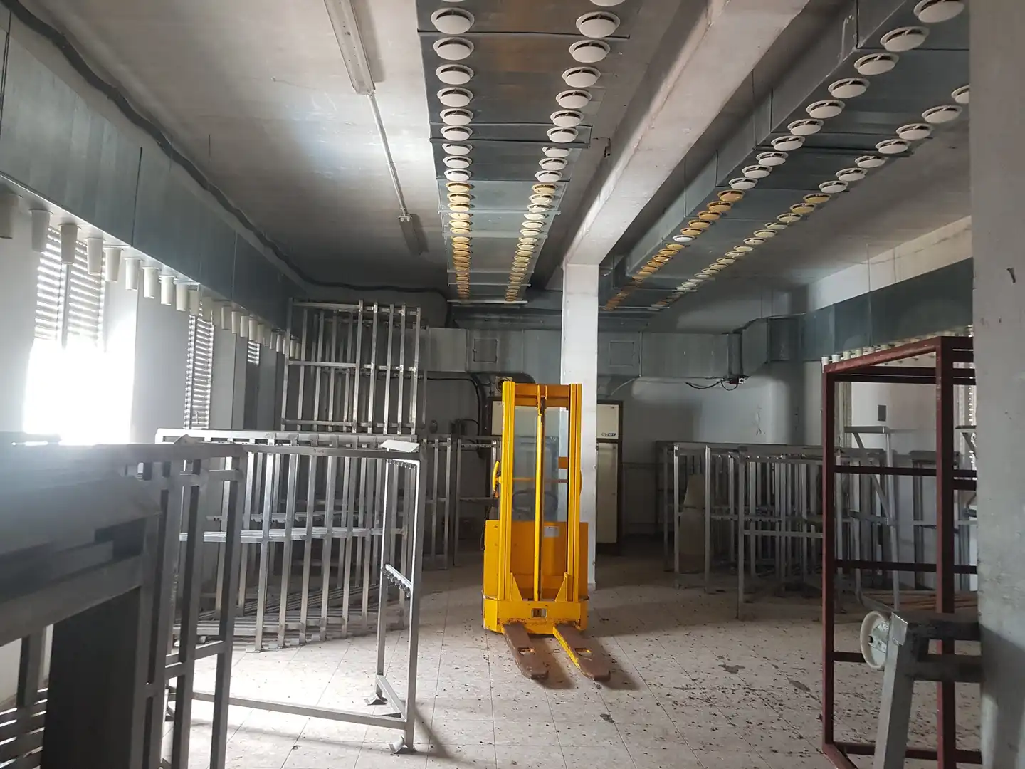 Fabrikhallen zur Miete in Quintana Redonda