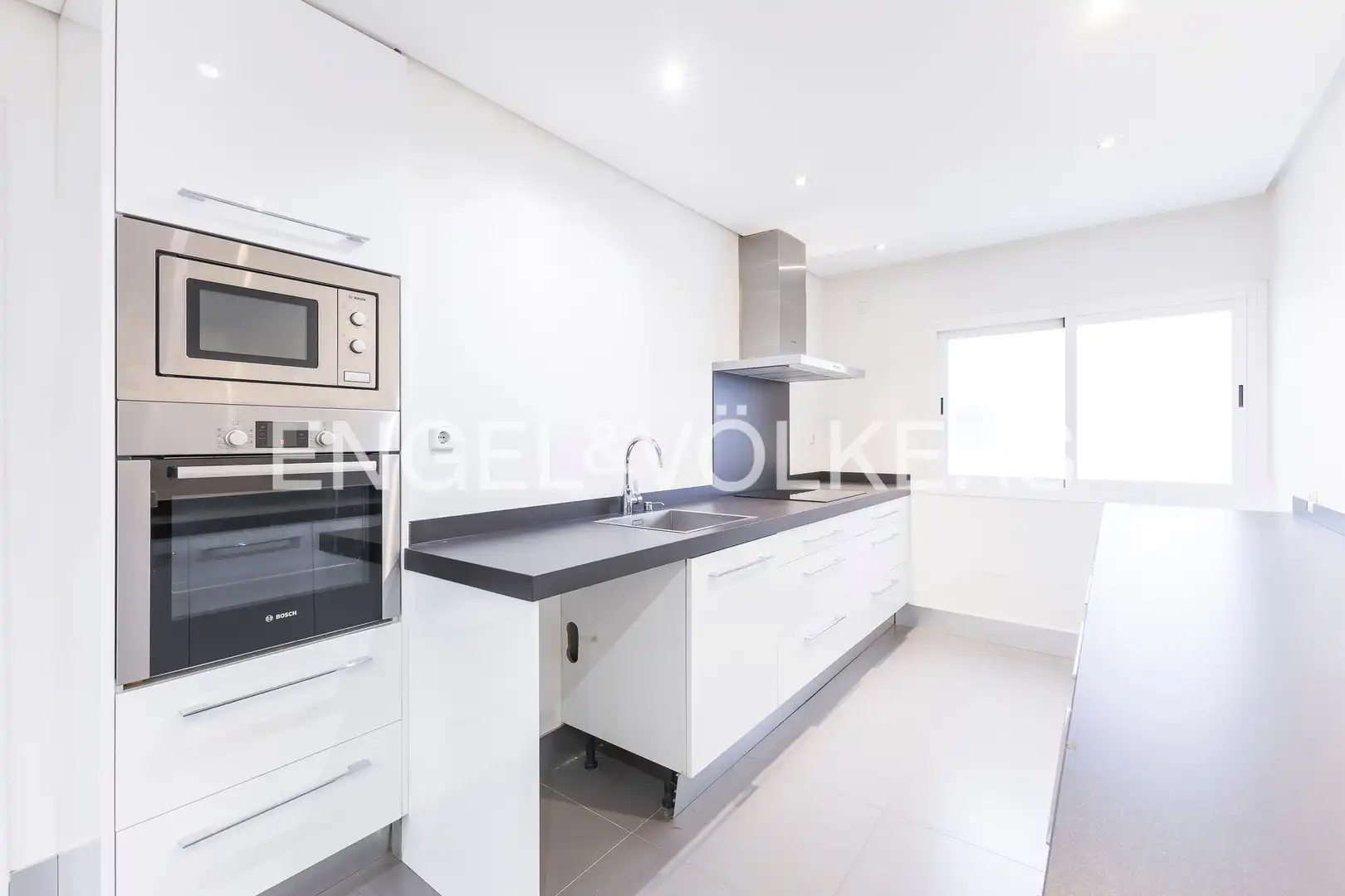 Kitchen of Flat for sale in Madrid  with Air Conditioner, Heating and Terrace