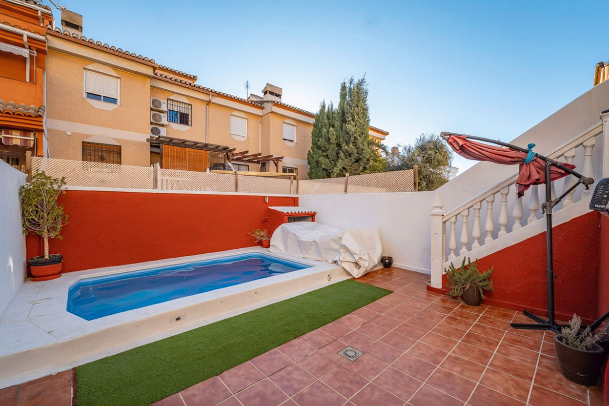 Garden of Single-family semi-detached for sale in Ogíjares  with Air Conditioner, Heating and Private garden