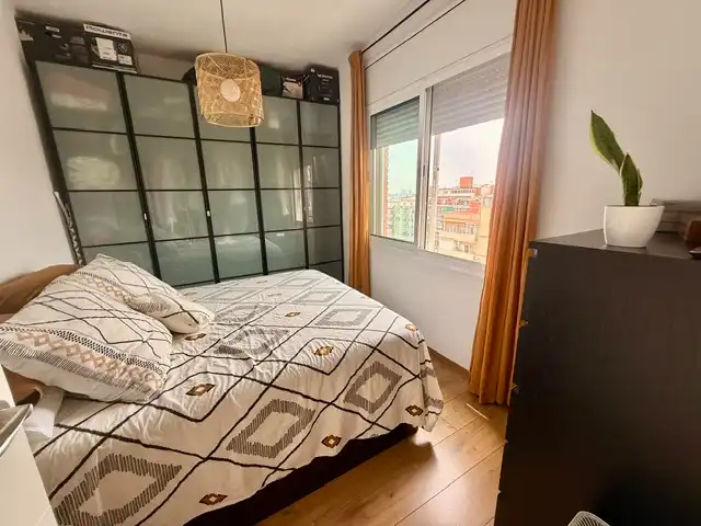 Dormitori de Pis en venda en Barcelona amb Aire condicionat, Parquet i Balcó