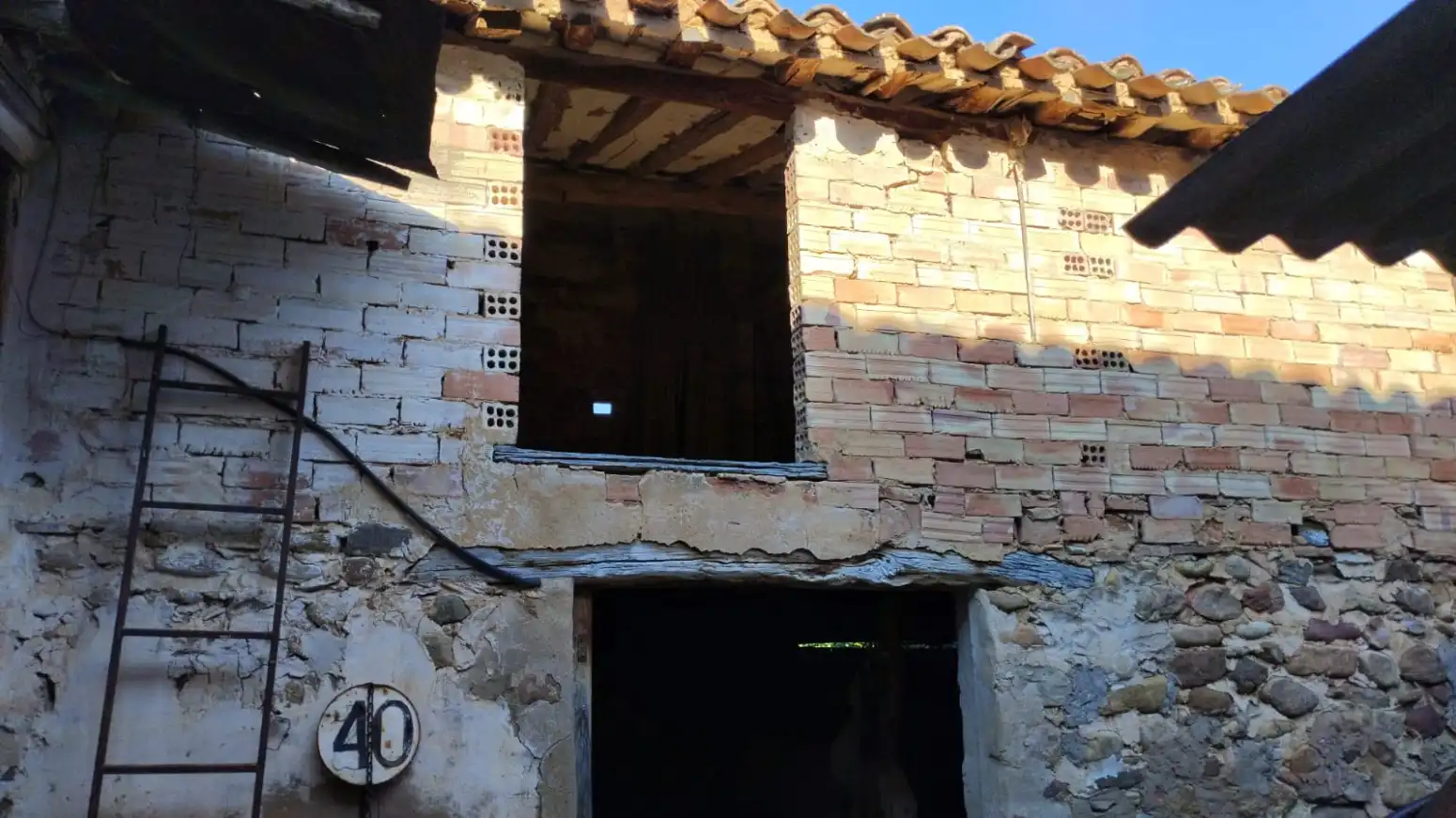 Vista exterior de Casa adosada en venda en El Redal amb Calefacció i Jardí privat