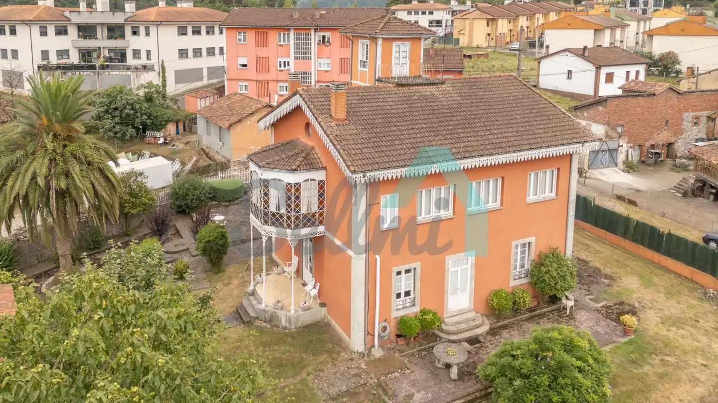 Vista exterior de Casa o chalet en venta en Ribera de Arriba con Jardín privado, Terraza y Balcón