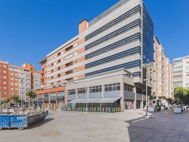 Office space with lift for sale in Av. de la Estación
