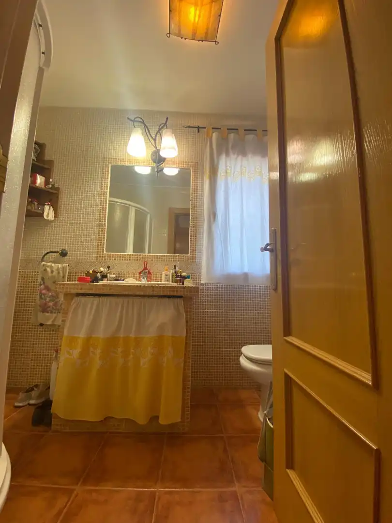Baño de Casa o chalet en venta en Auñón con Jardín privado, Terraza y Piscina