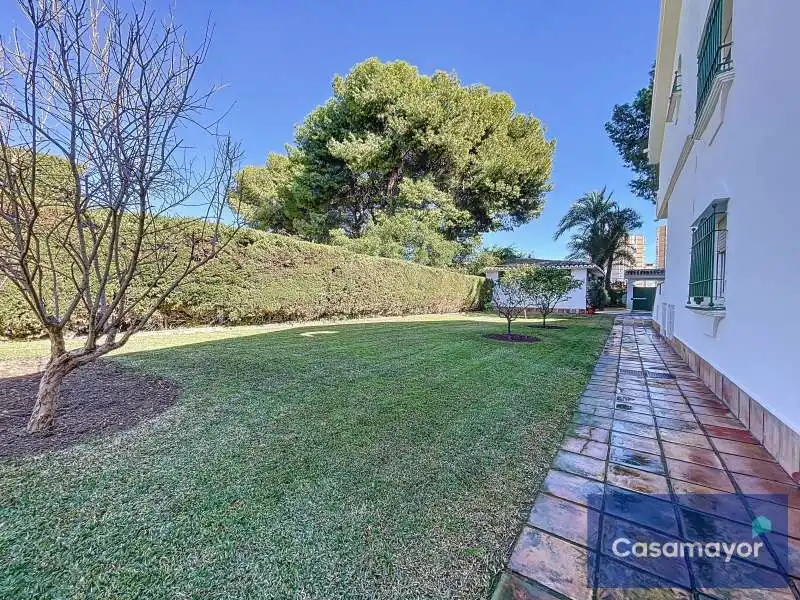 Jardí de Casa o xalet en venda en Alicante / Alacant amb Calefacció, Jardí privat i Terrassa