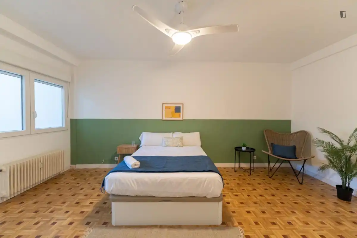 Bedroom of Apartments for share in Madrid  with Furnished, Oven and Washing machine