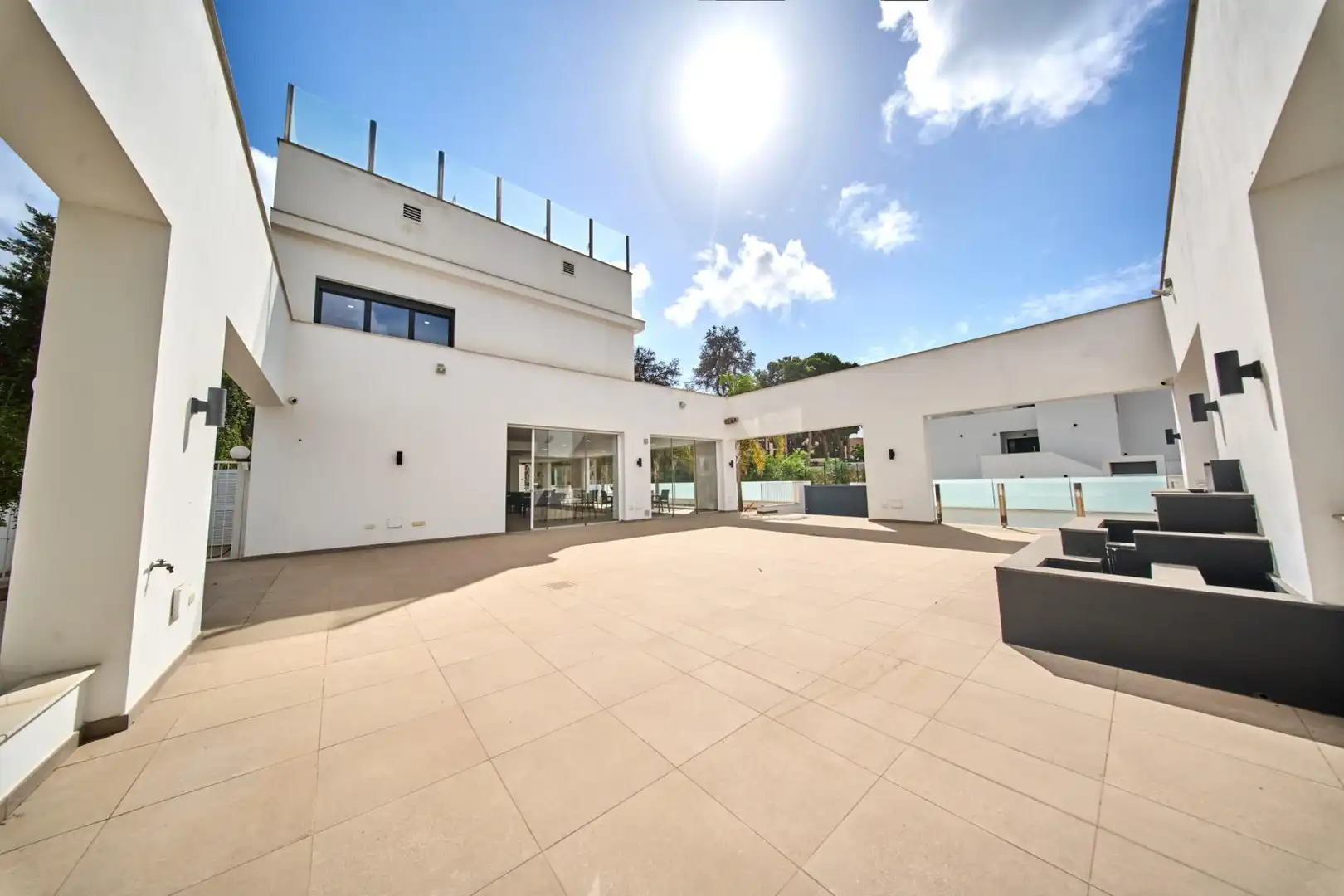 Terrasse von Geschaftsraum zur Miete in Marbella mit Möbliert