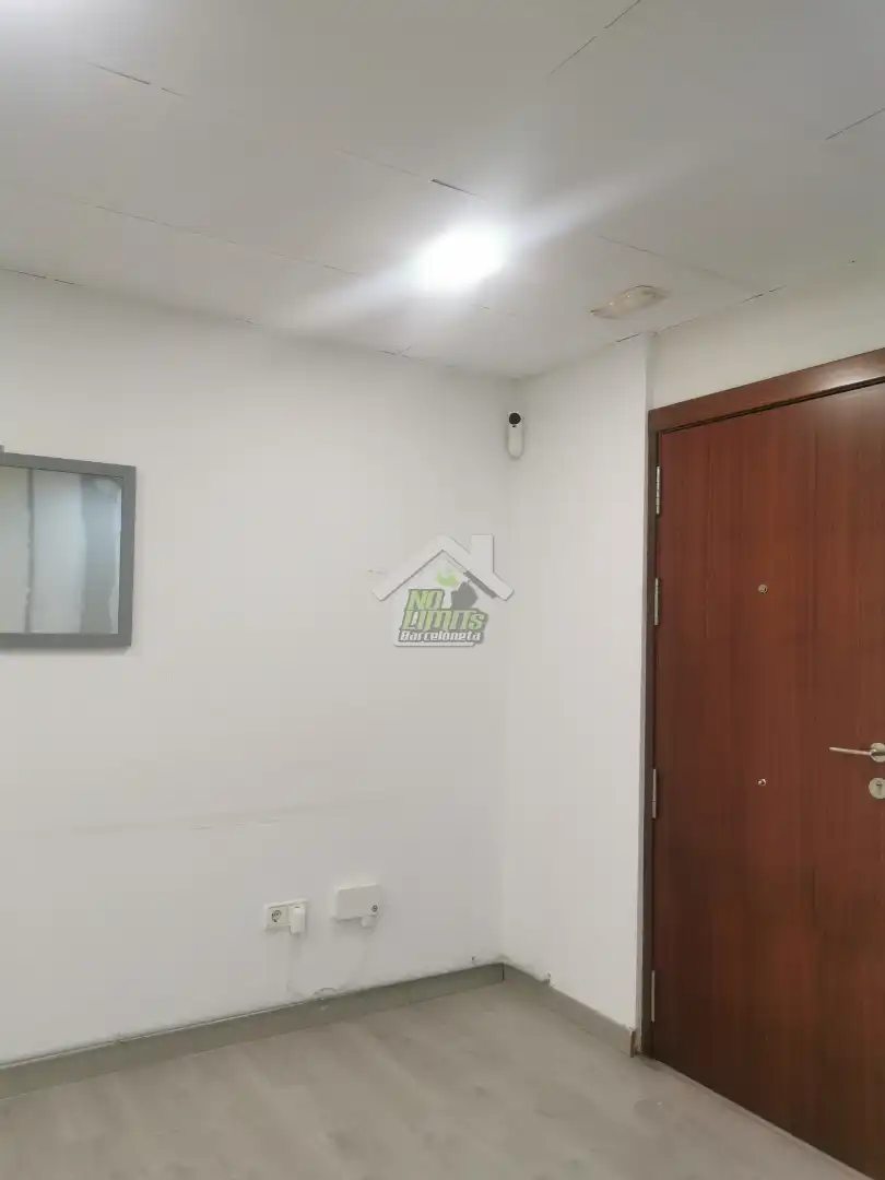 Commercial properties for sale in Barcelona  with Air Conditioner, Parquet flooring and Alarm
