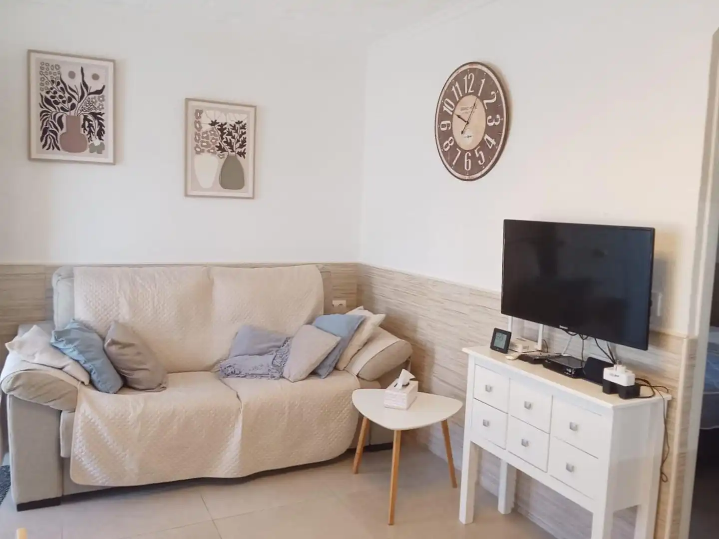 Living room of Houses for sale in Torrevieja  with Air Conditioner, Private garden and Furnished