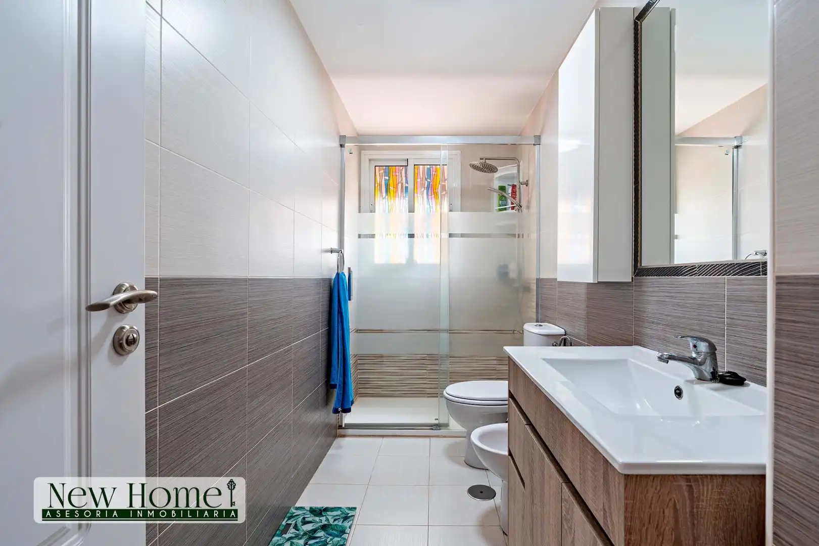 Bathroom of Flat for sale in Roquetas de Mar  with Terrace, Furnished and Community pool