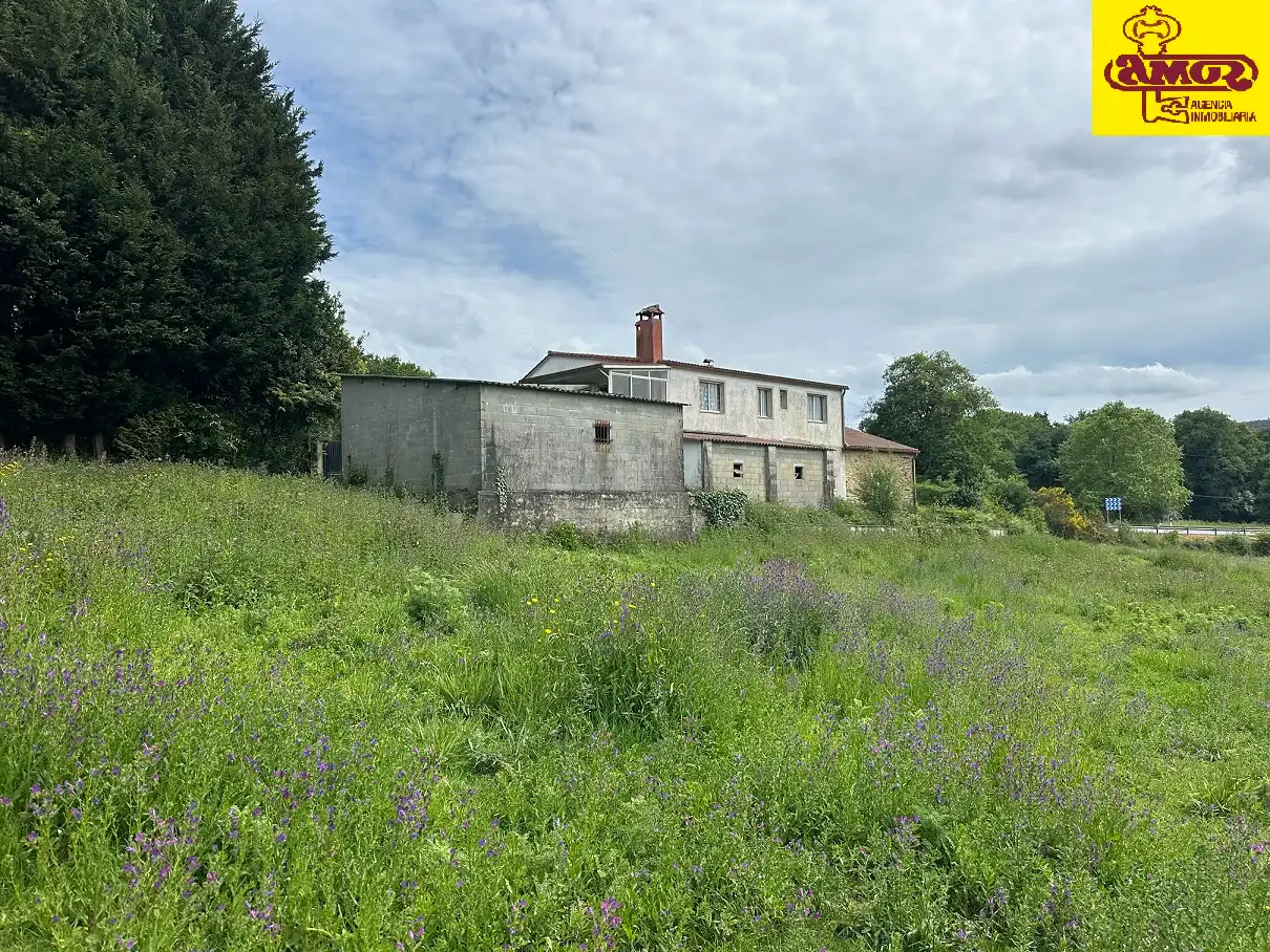 Casa o chalet en venta en O Pino  con Jardín privado, Terraza y Amueblado