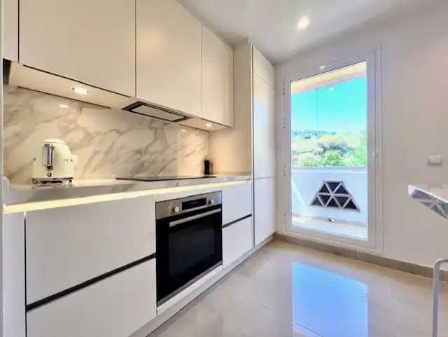 Küche von Wohnung zum Verkauf in Marbella mit Klimaanlage, Heizung und Terrasse