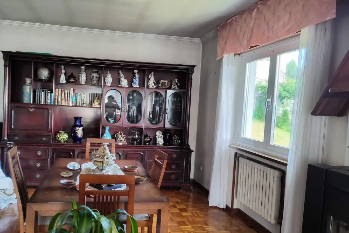 Menjador de Casa o xalet en venda en Viveiro amb Calefacció, Jardí privat i Parquet