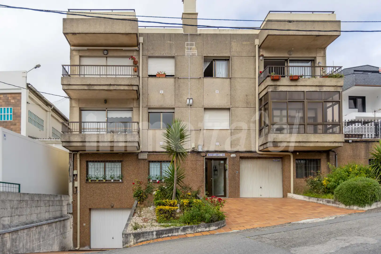 Außenansicht von Wohnung zum Verkauf in Sanxenxo mit Privatgarten, Terrasse und Möbliert