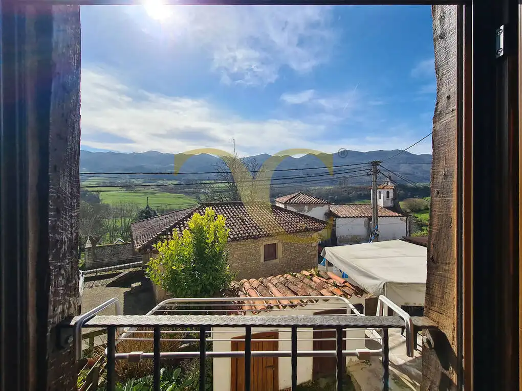 Vista exterior de Casa adosada en venda en Llanes amb Calefacció i Moblat