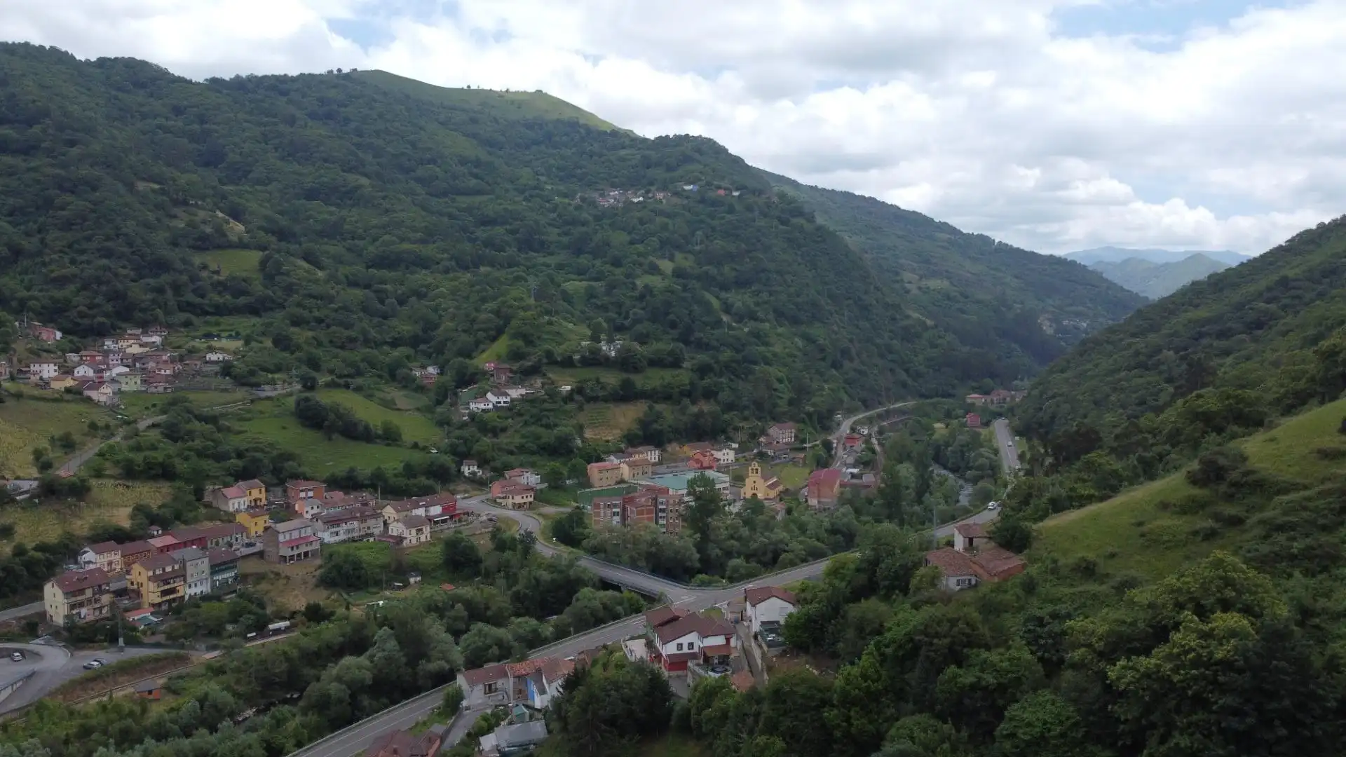 Vista exterior de Casa o xalet en venda en Mieres (Asturias)