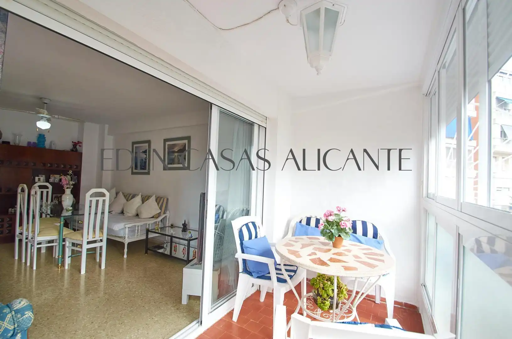 Terraza de Apartamento en venta en Alicante / Alacant con Terraza, Trastero y Amueblado