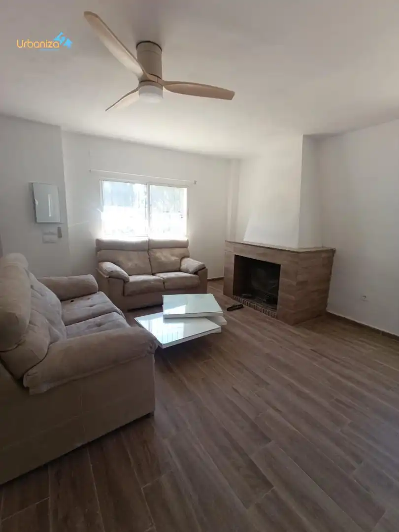 Chalet con piscina en venta en Urbanizacion BOTOA, imagen 2