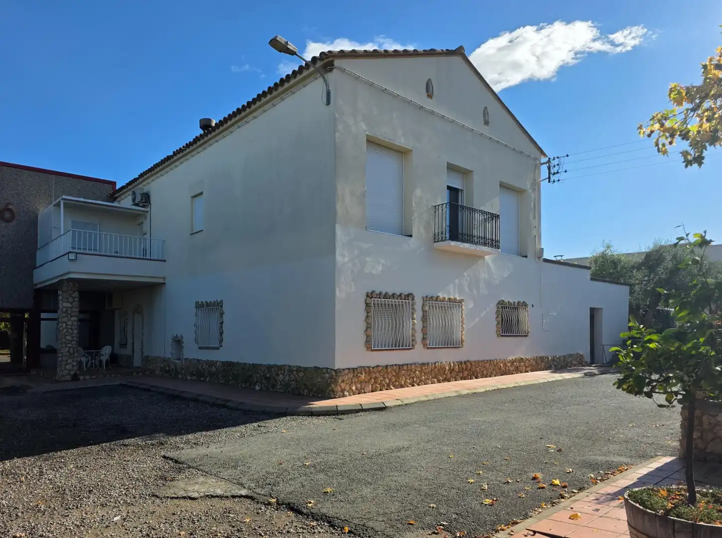 Vista exterior de Casa o xalet en venda en Almacelles amb Calefacció, Jardí privat i Terrassa