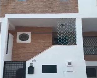 Exterior view of House or chalet for sale in  Granada Capital  with Air Conditioner, Heating and Private garden