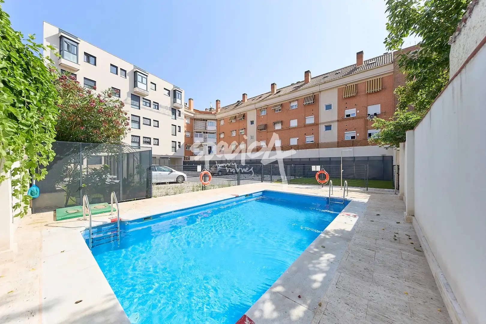 Piscina de Apartament en venda en Madrid amb Calefacció i Piscina comunitària