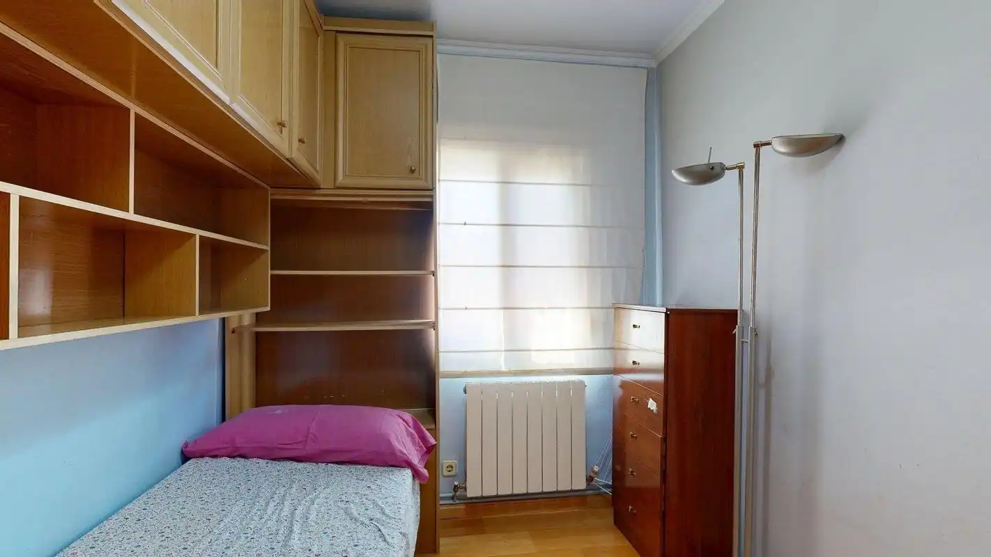 Schlafzimmer von Wohnung zum Verkauf in Zaragoza mit Klimaanlage und Heizung