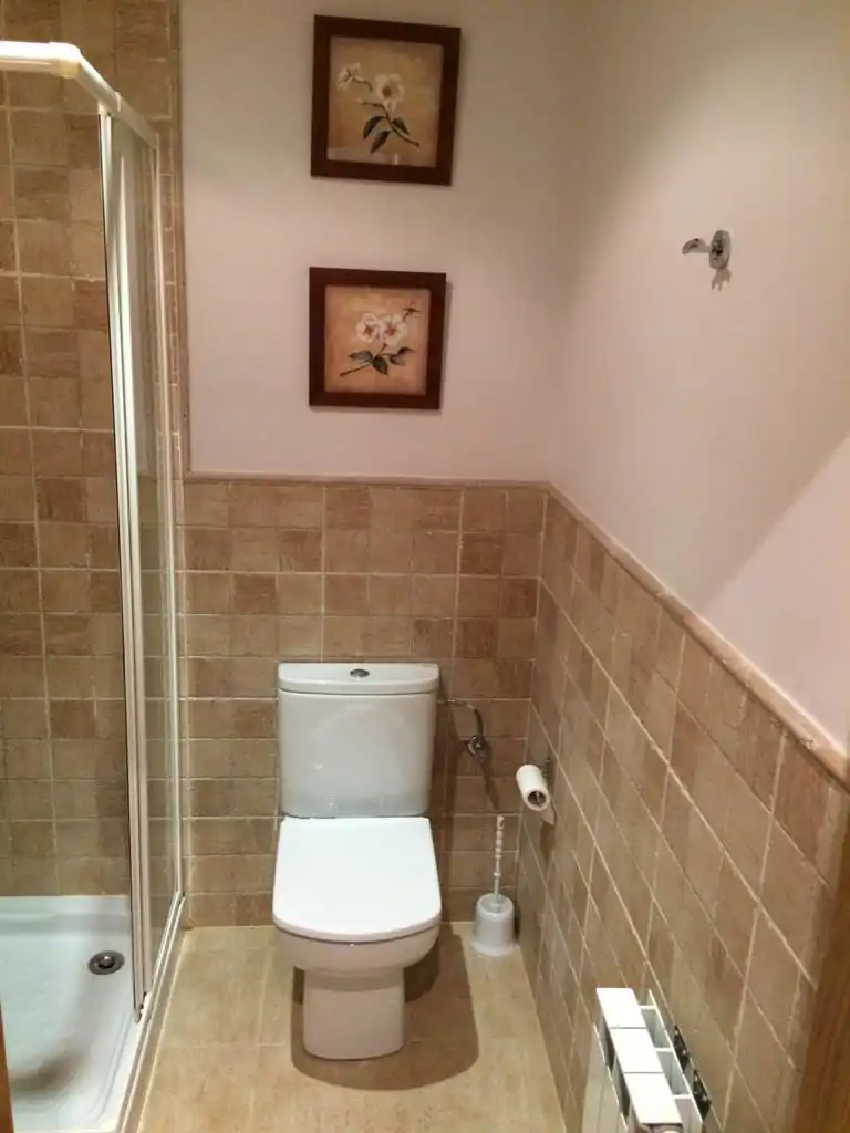 Baño de Piso de alquiler en Ferrol con Calefacción, Amueblado y Horno