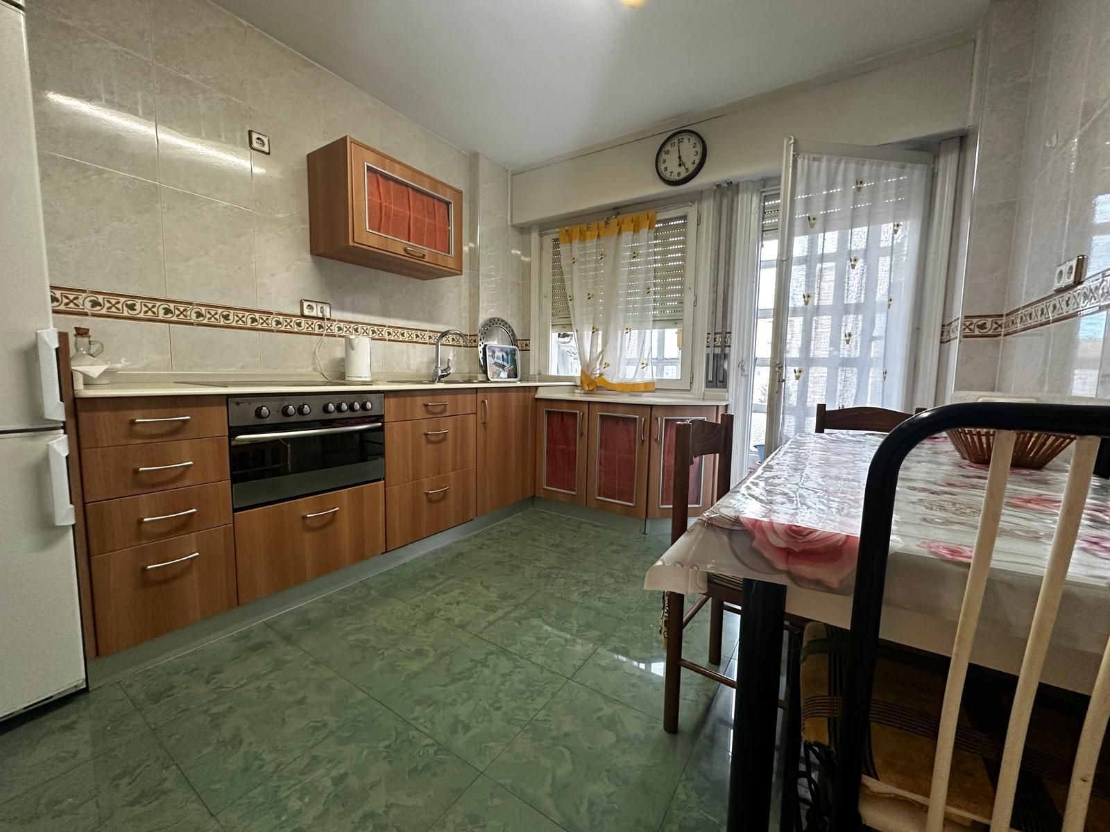 Cocina de Piso en venta en  Logroño con Aire acondicionado, Calefacción y Terraza