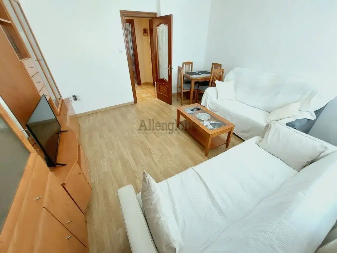 Piso de alquiler en Calle Fernando Vela, Milán - Pumarín