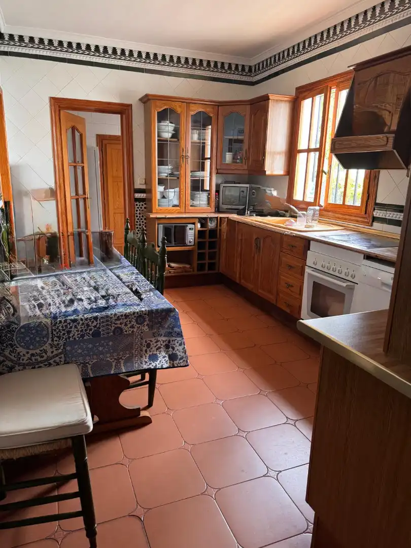 Cuina de Casa o xalet en venda en Roquetas de Mar amb Aire condicionat, Jardí privat i Terrassa