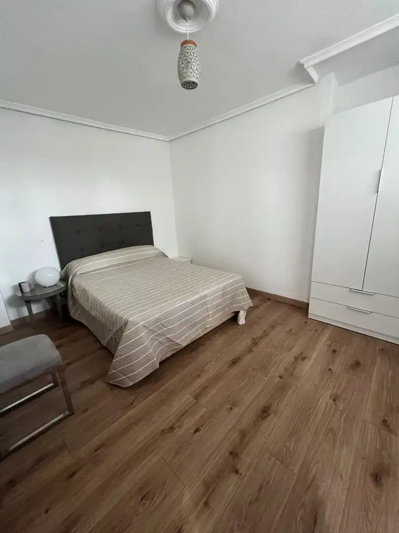 Flat for rent in Hermilio alcalde del Río, Centro