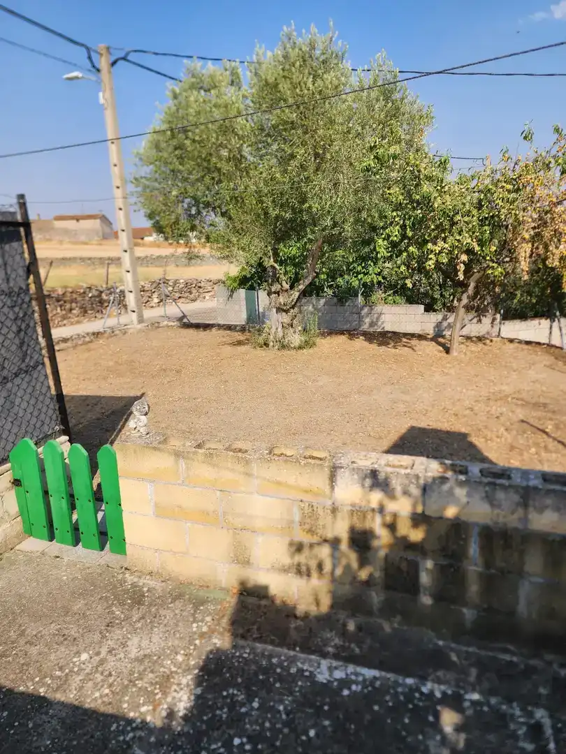 Piso en venta en Alfaraz de Sayago con Jardín privado, Piscina y Amueblado