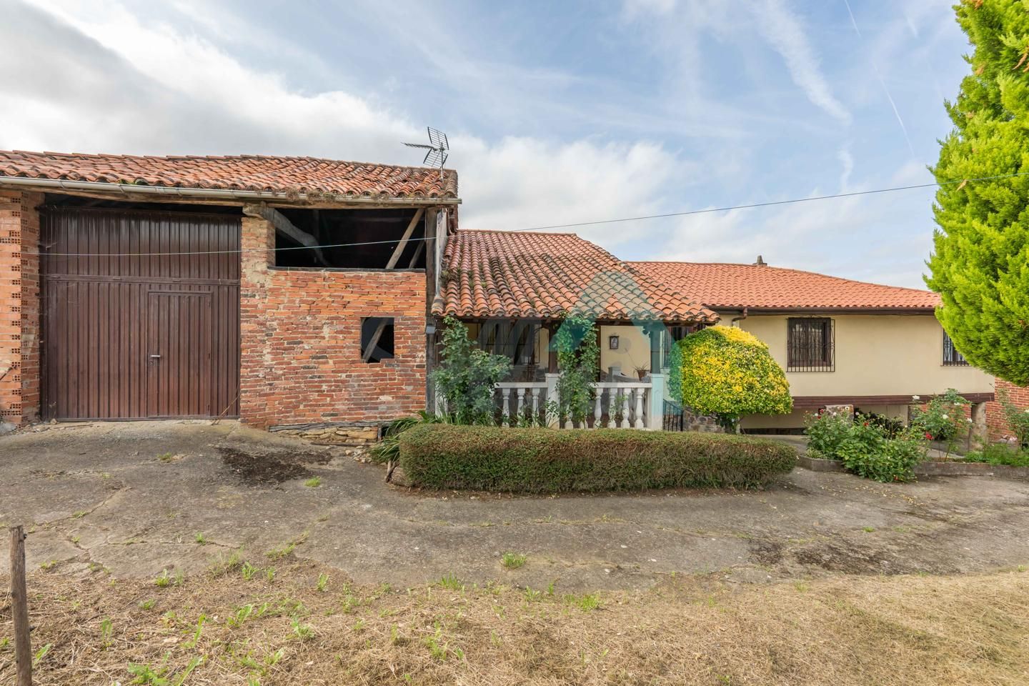 Vista exterior de Casa o chalet en venta en Salas con Calefacción, Jardín privado y Parquet